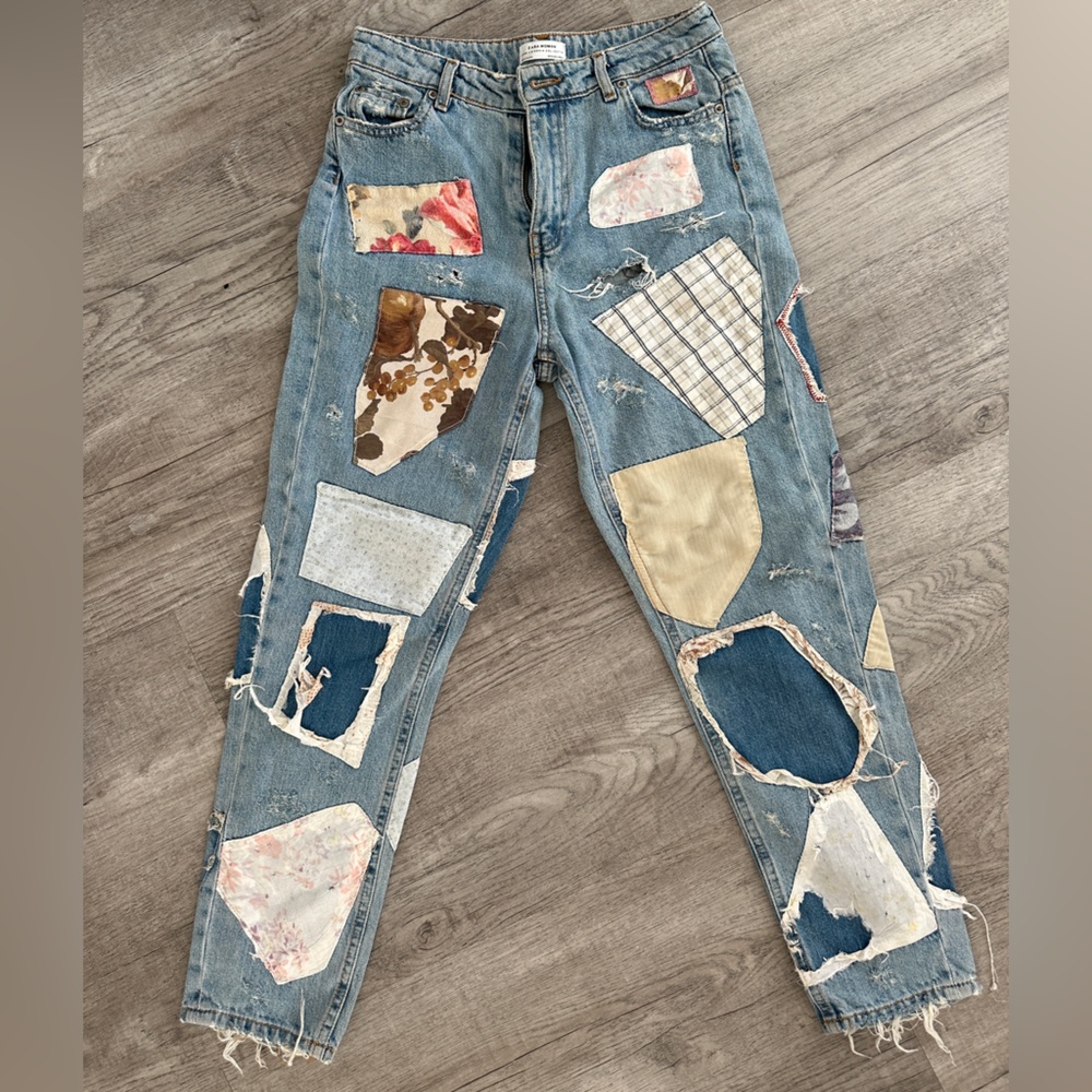 Zara jeans (premium collection) Size US2 . Worn few times, straight leg